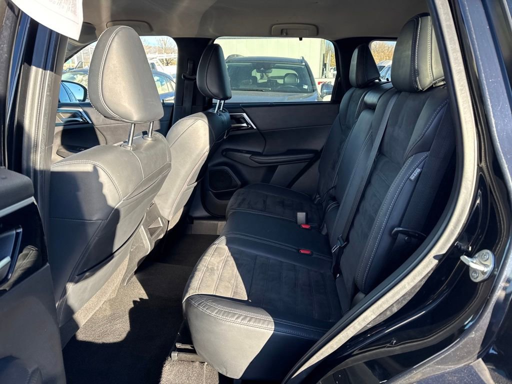 Used 2022 Mitsubishi Outlander SE image 33