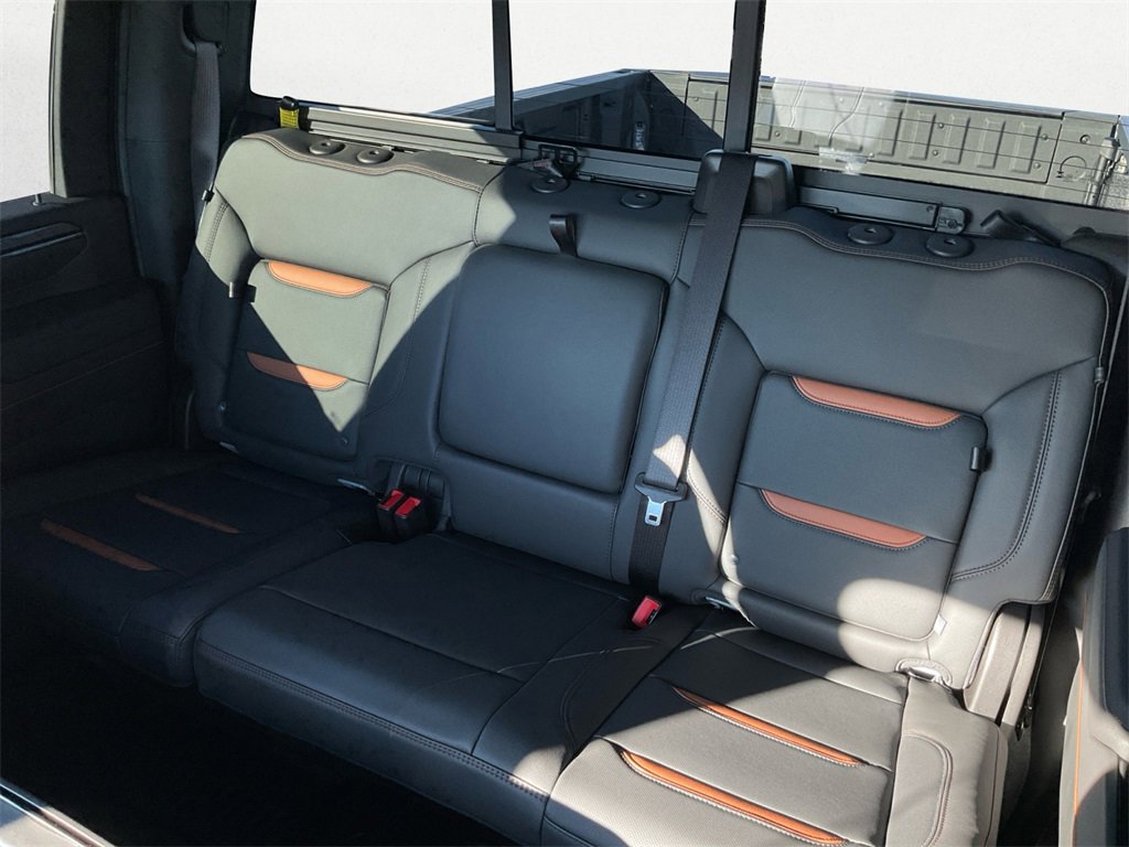 Used 2025 GMC Sierra 2500 AT4 w/ AT4 Premium Plus Package image 9