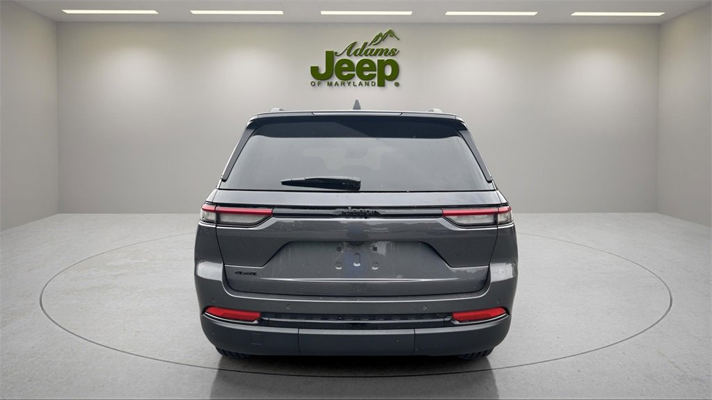 New 2025 Jeep Grand Cherokee Altitude image 11