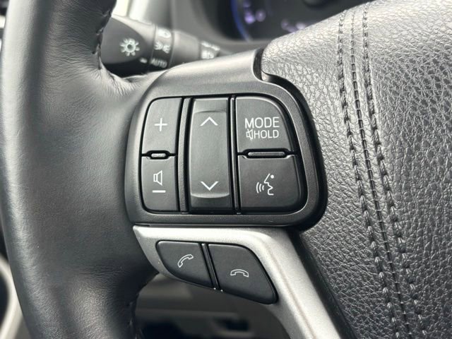 Used 2019 Toyota Highlander XLE image 19