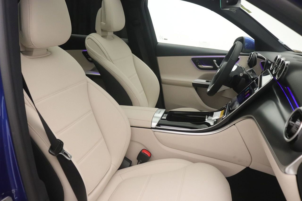 New 2026 Mercedes-Benz GLC 300 GLC 300 image 9