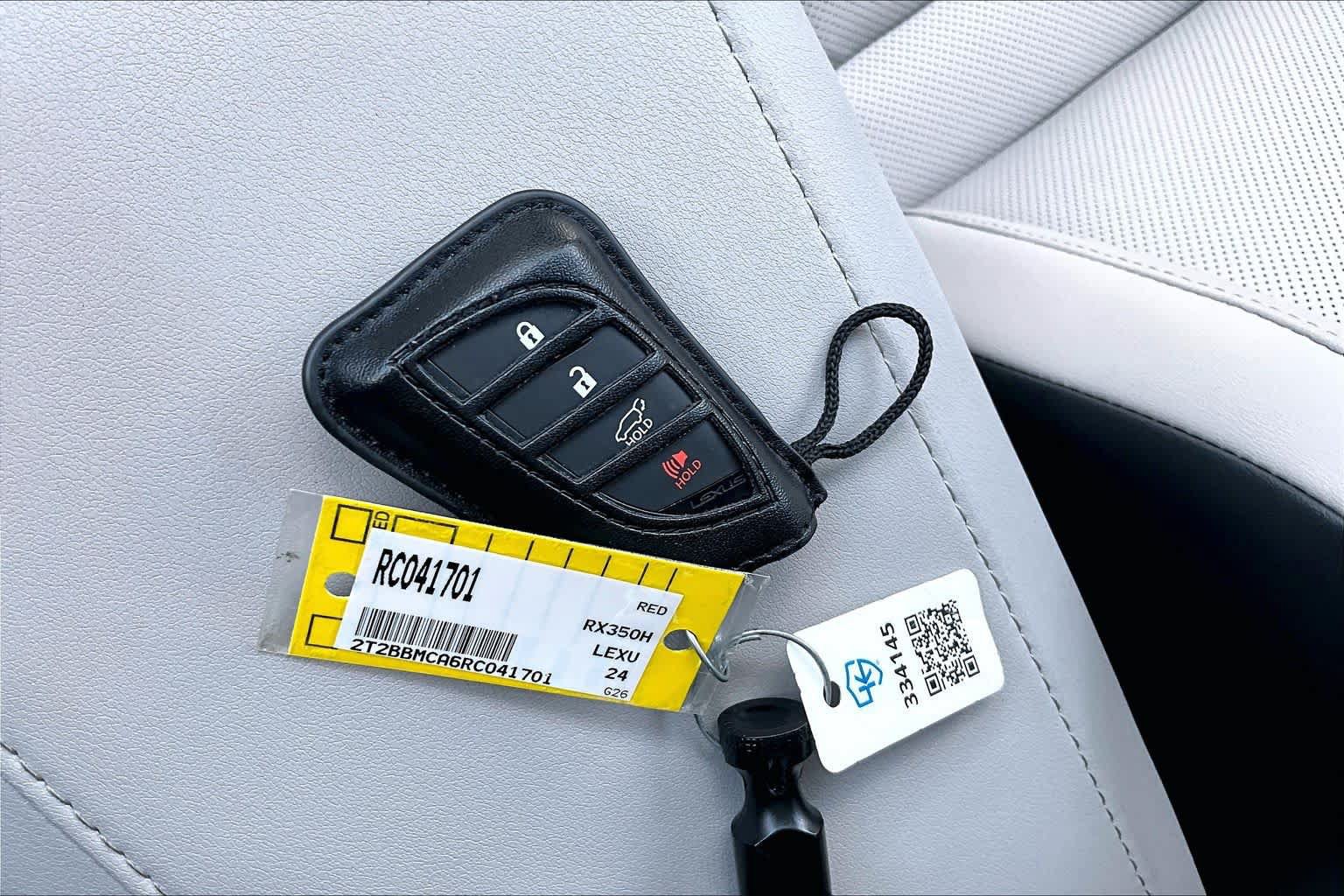 Used 2024 Lexus RX 350h w/ Accessory Package (Z1) AWD/4WD image 14