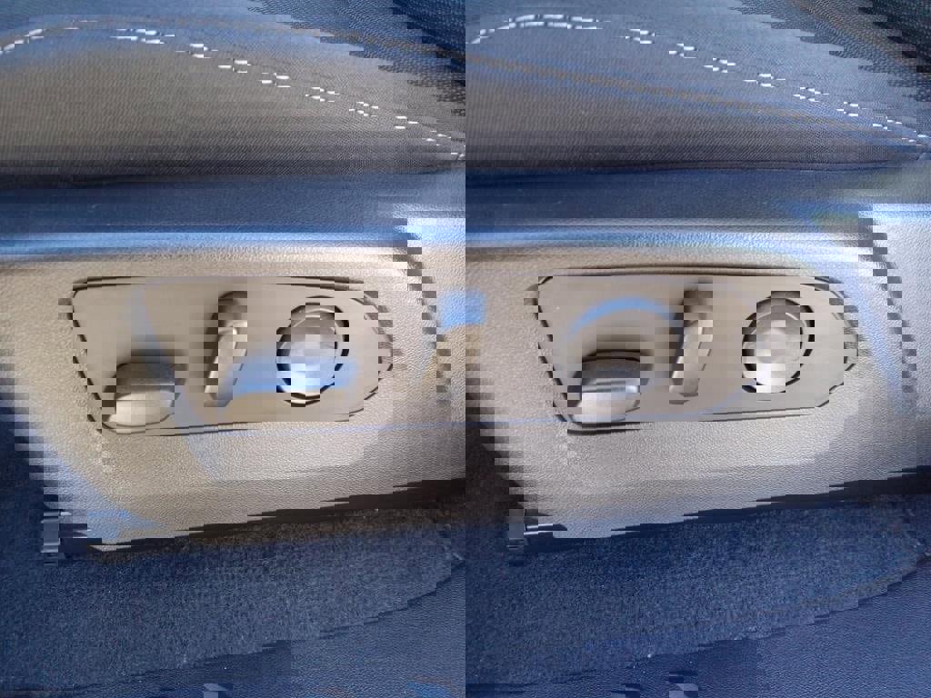 New 2024 Chevrolet Colorado LT w/ LT Convenience Package II image 12