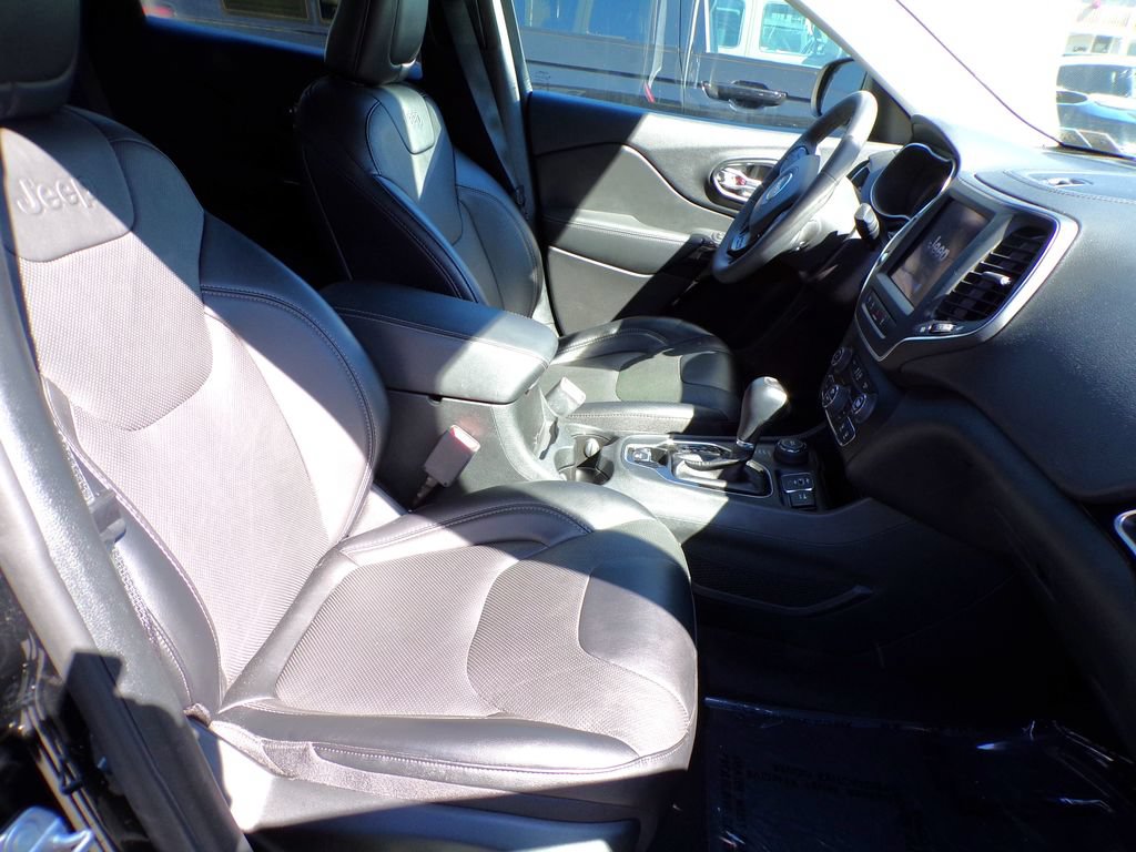 Certified 2023 Jeep Cherokee Altitude Lux AWD/4WD image 5