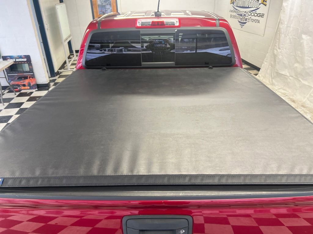 Used 2018 Chevrolet Colorado Z71 AWD/4WD image 16