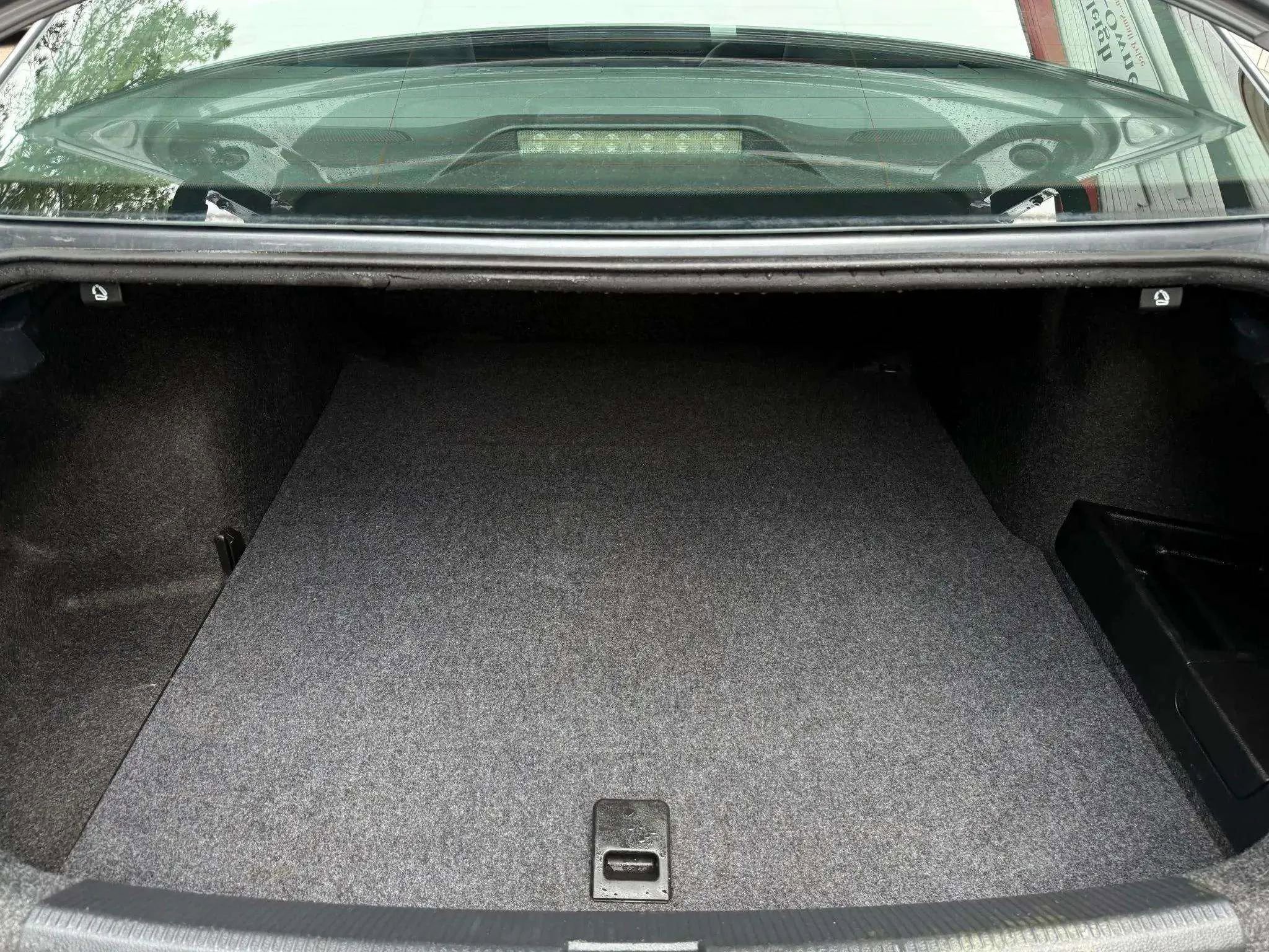 Used 2012 Volkswagen Passat TDI SE image 13