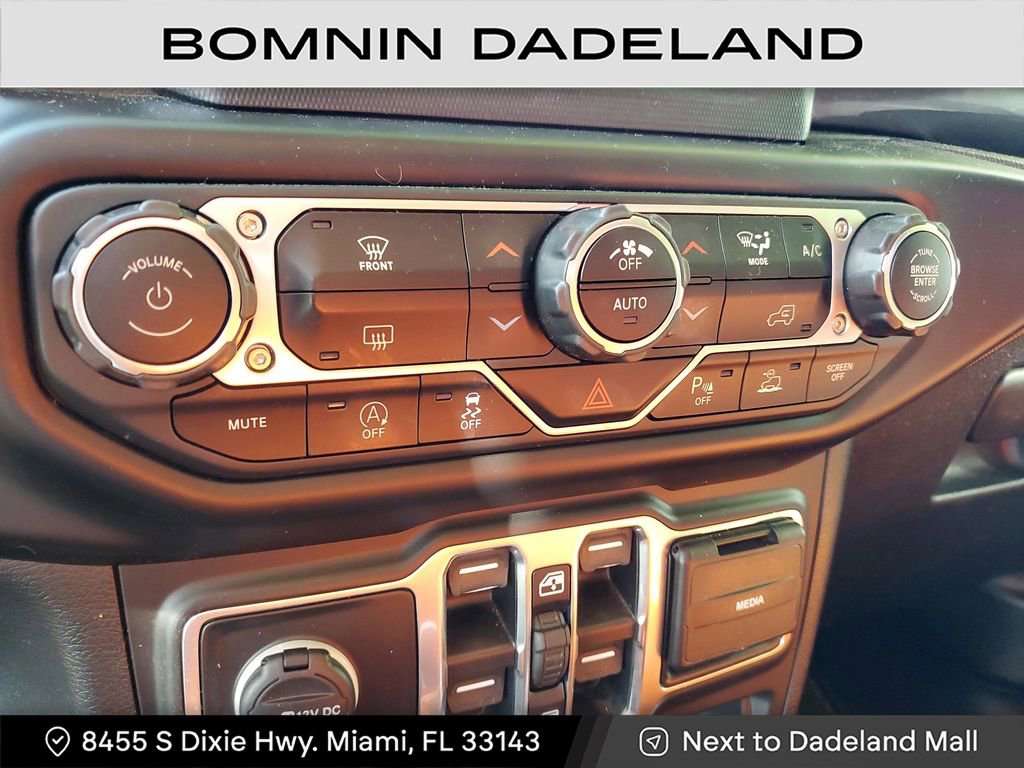 Used 2020 Jeep Gladiator Sport image 12