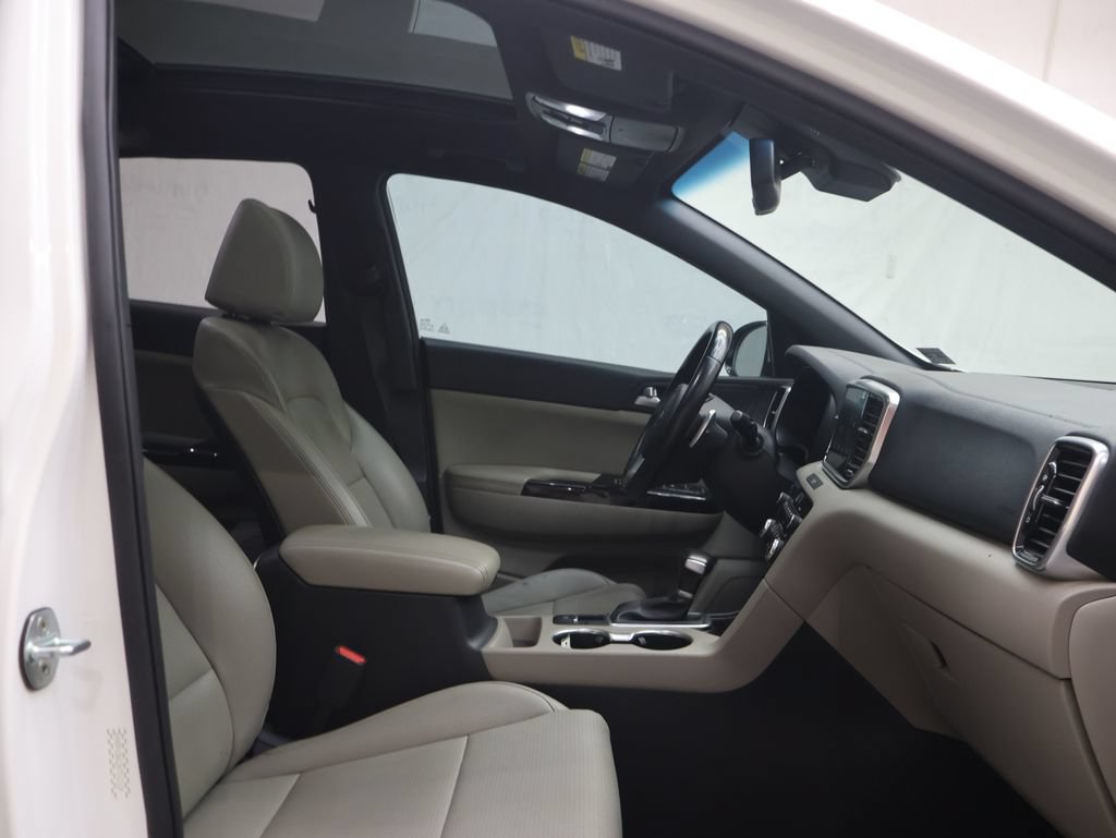 Used 2022 Kia Sportage Nightfall Edition FWD image 9
