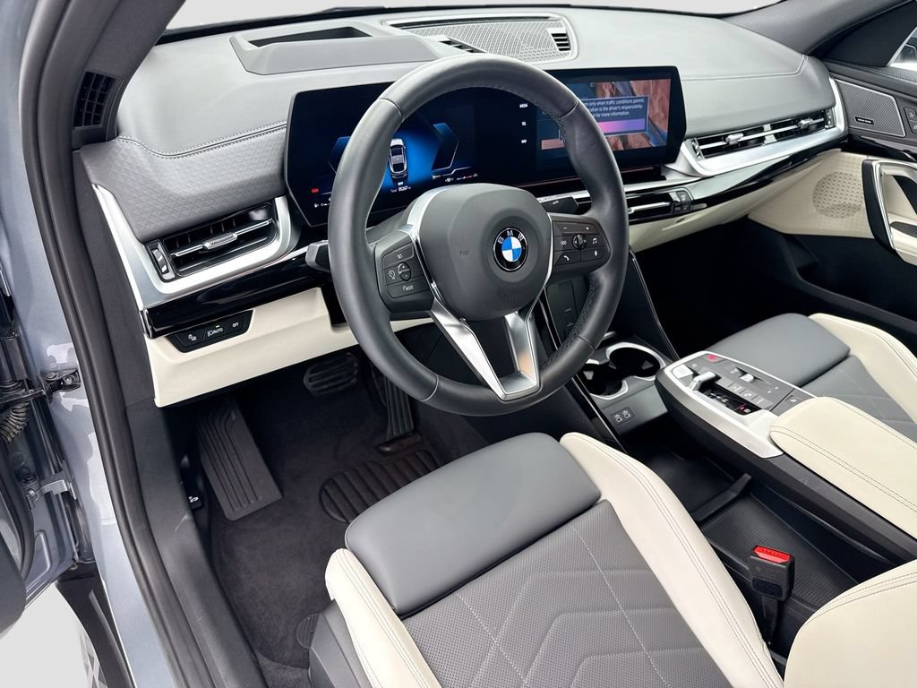 Used 2026 BMW X2 xDrive28i AWD/4WD image 9