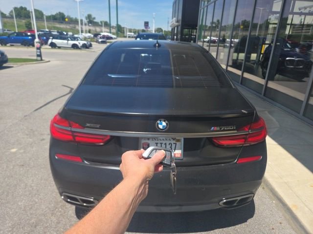 Used 2018 BMW M760i xDrive AWD/4WD image 7