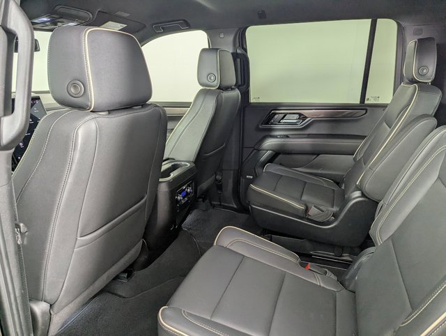 Used 2025 GMC Yukon XL Elevation image 18