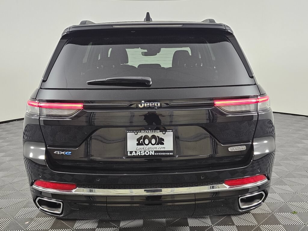 Used 2022 Jeep Grand Cherokee Overland AWD/4WD image 4