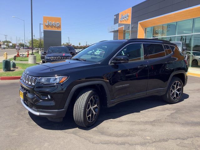 Used 2024 Jeep Compass Limited AWD/4WD image 5