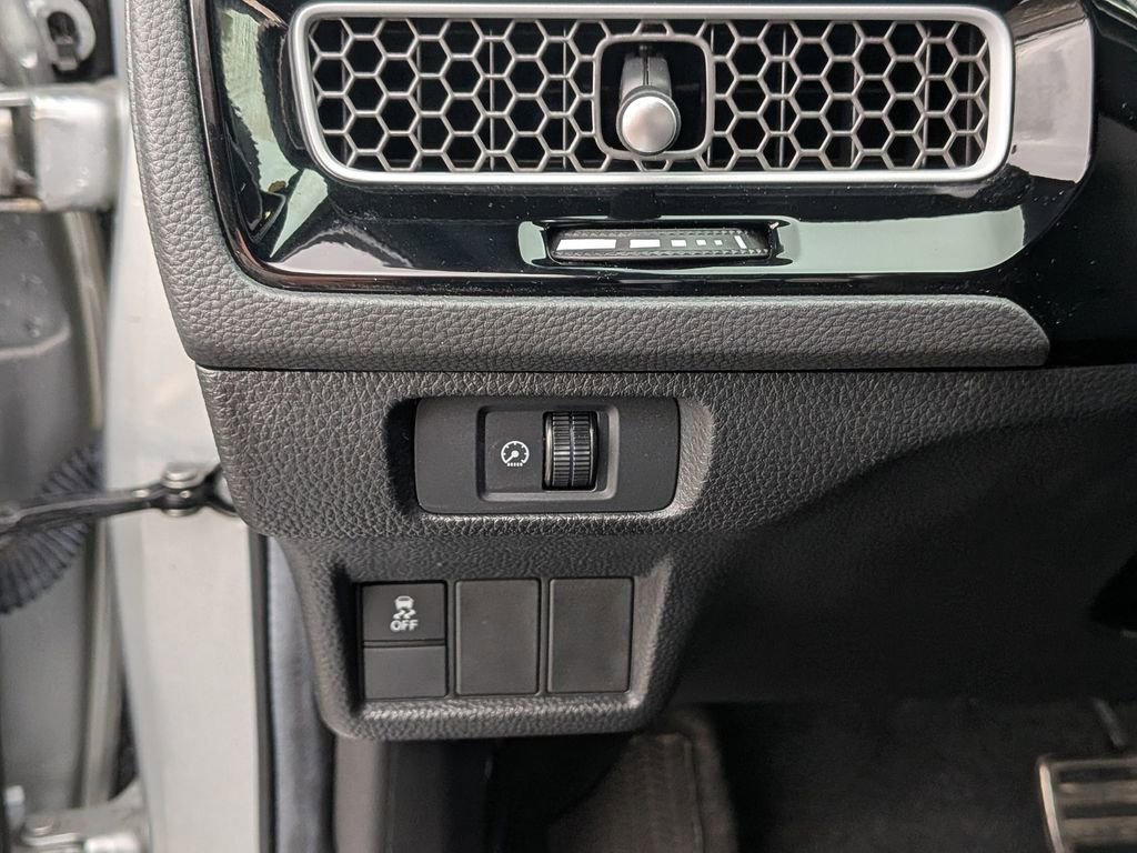 Used 2025 Honda Civic Sport image 29