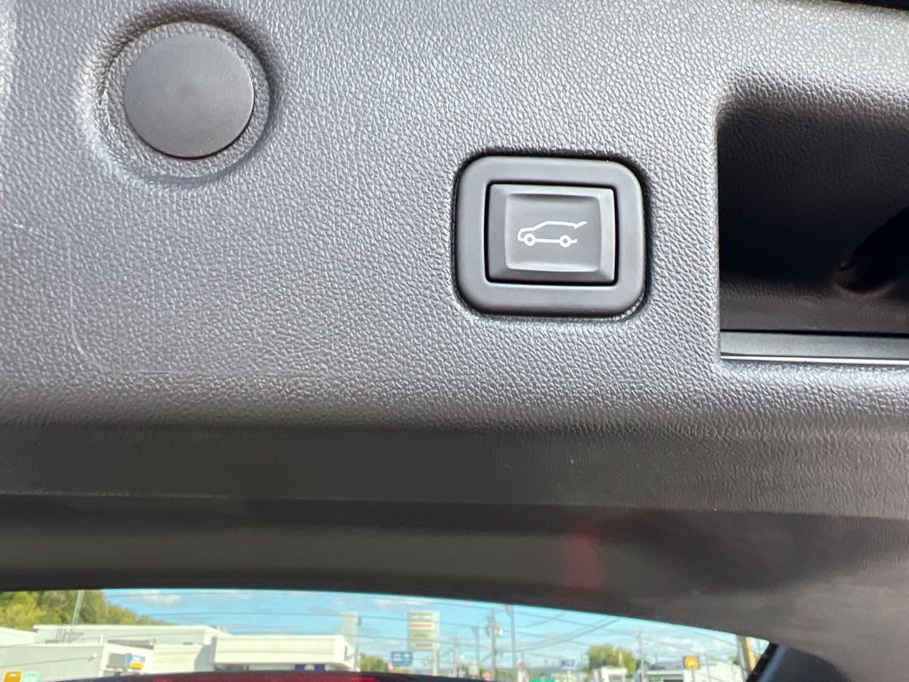 Used 2023 Chevrolet Equinox LT FWD image 25