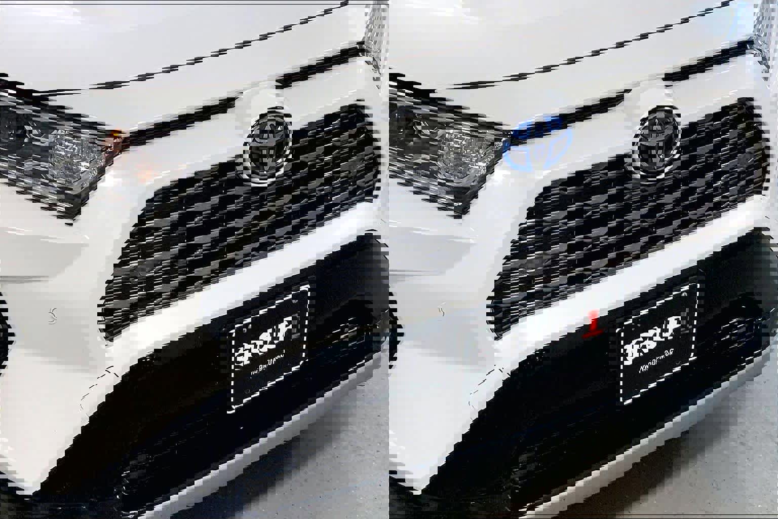 Used 2020 Toyota RAV4 XSE image 32