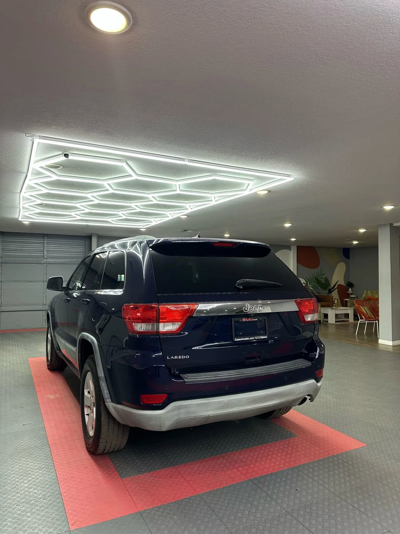 Used 2012 Jeep Grand Cherokee Laredo image 4