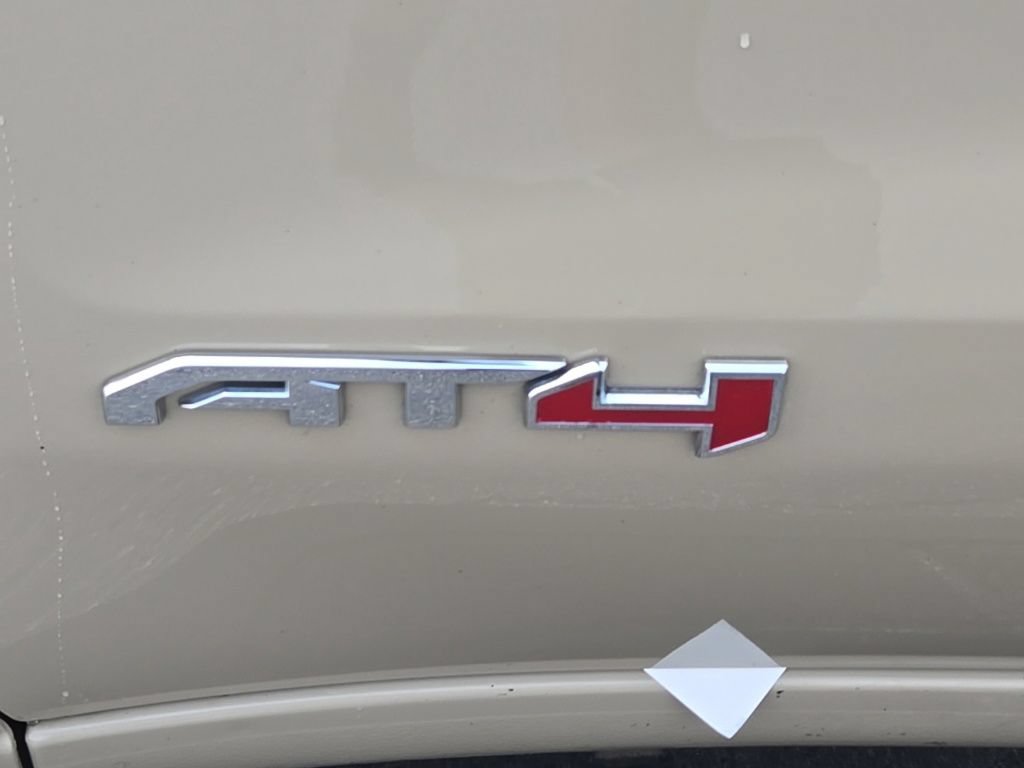 Used 2023 GMC Sierra 1500 AT4 w/ AT4 Premium Package AWD/4WD image 6