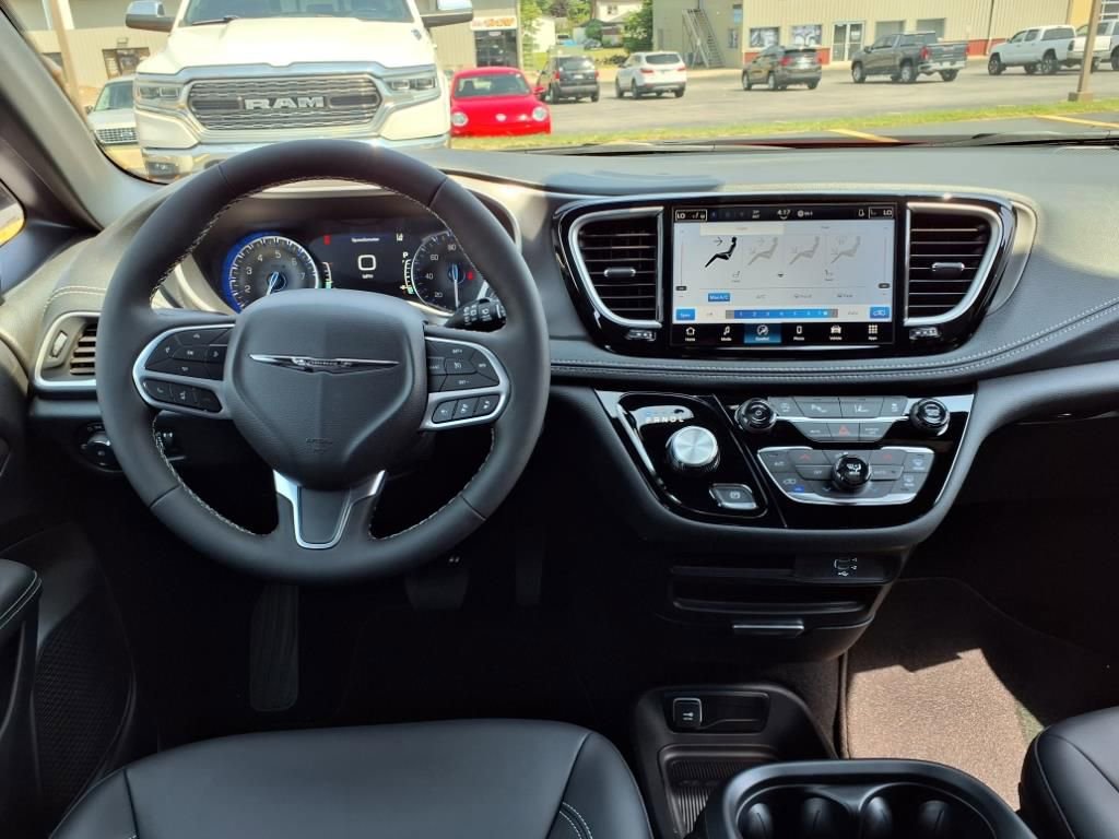 New 2026 Chrysler Pacifica Select image 20