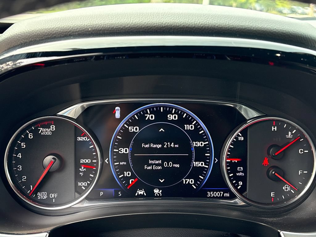 Used 2023 Chevrolet Traverse Premier FWD image 8