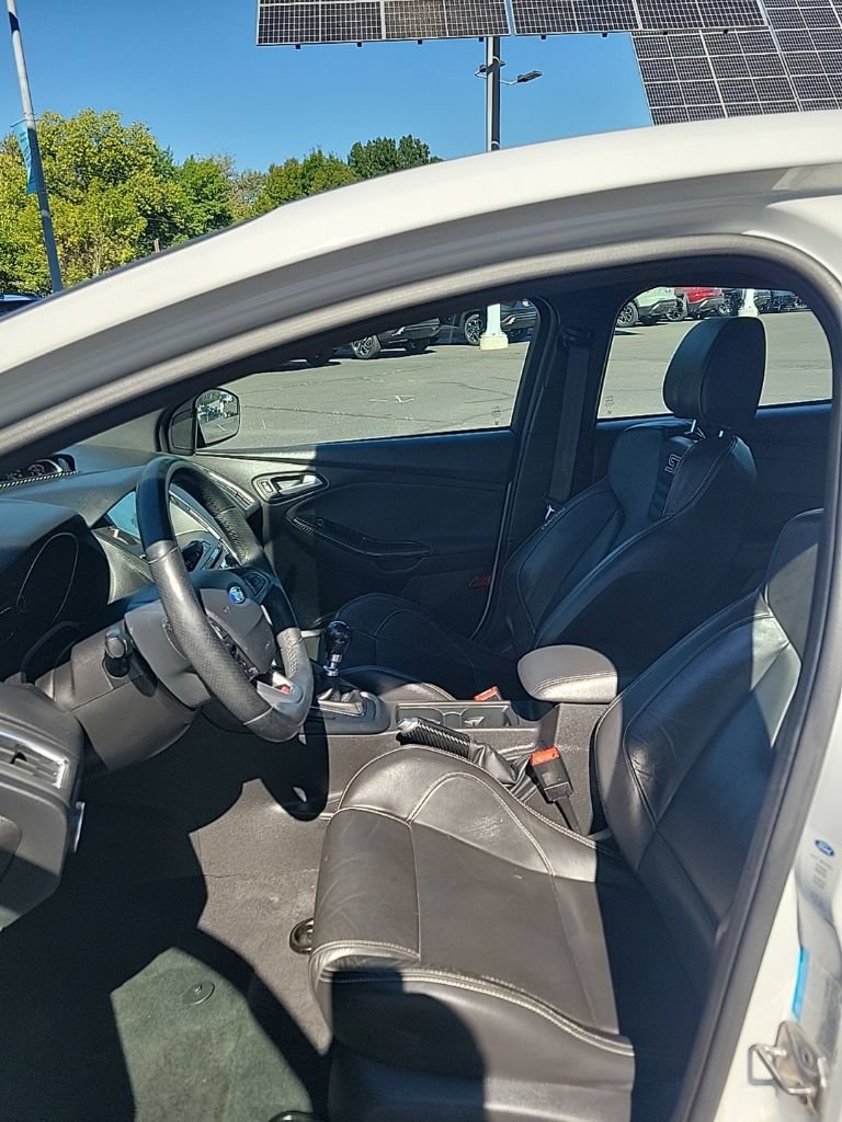 Used 2016 Ford Focus ST w/ Equipment Group 402A FWD image 8