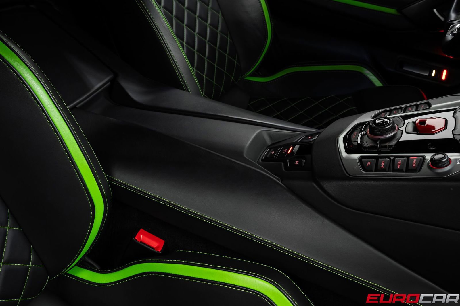 Used 2018 Lamborghini Aventador S image 38