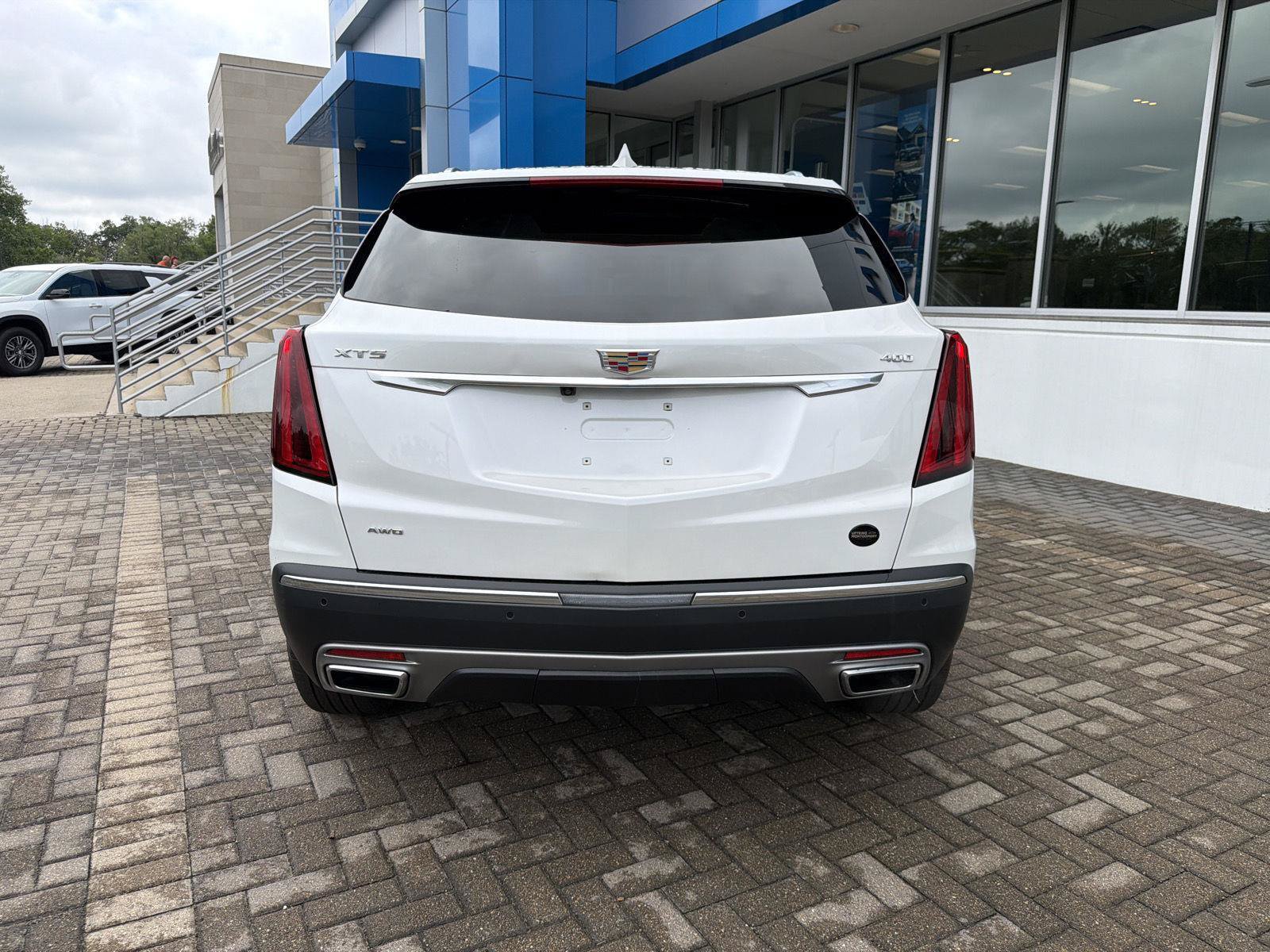 Used 2025 Cadillac XT5 Premium Luxury AWD/4WD image 4