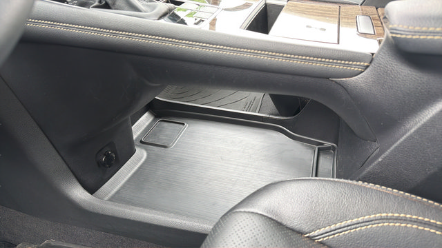 Used 2025 Toyota Sienna Platinum AWD/4WD image 23