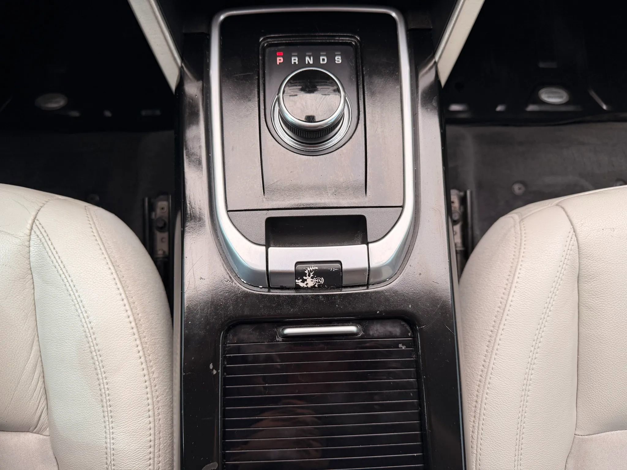 Used 2017 Land Rover Discovery Sport SE image 21