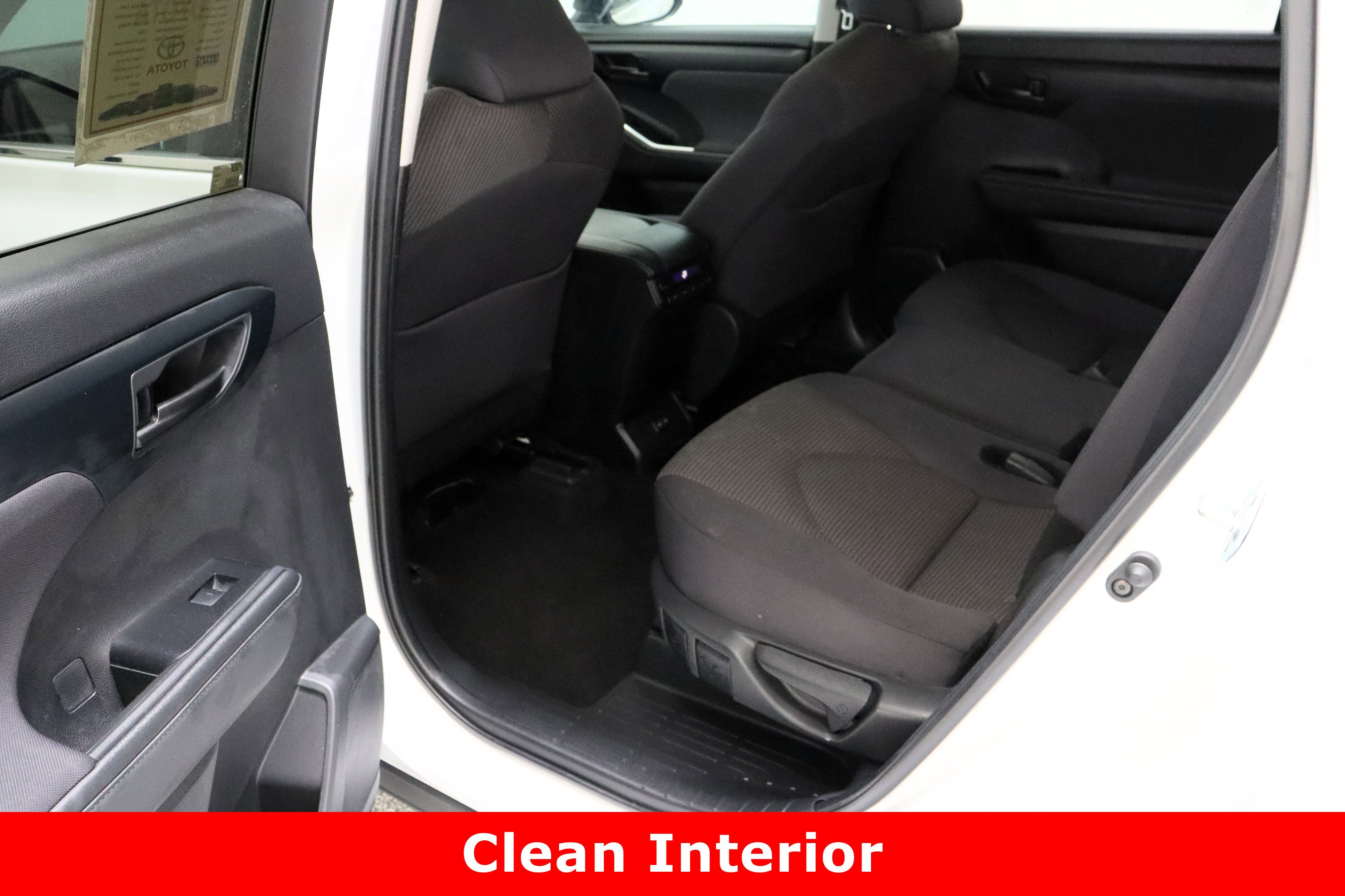 Used 2024 Toyota Highlander LE image 27