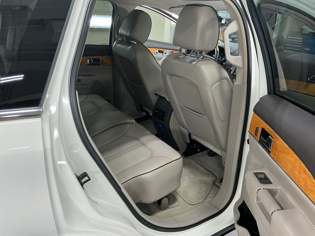 Used 2012 Lincoln MKX AWD image 15