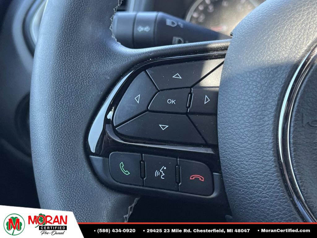 Used 2021 Jeep Renegade Latitude w/ Sun & Sound Group AWD/4WD image 28