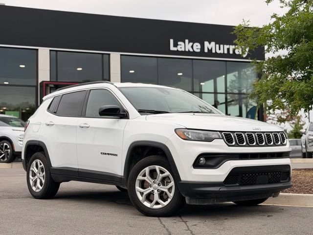 Used 2024 Jeep Compass Latitude AWD/4WD image 1