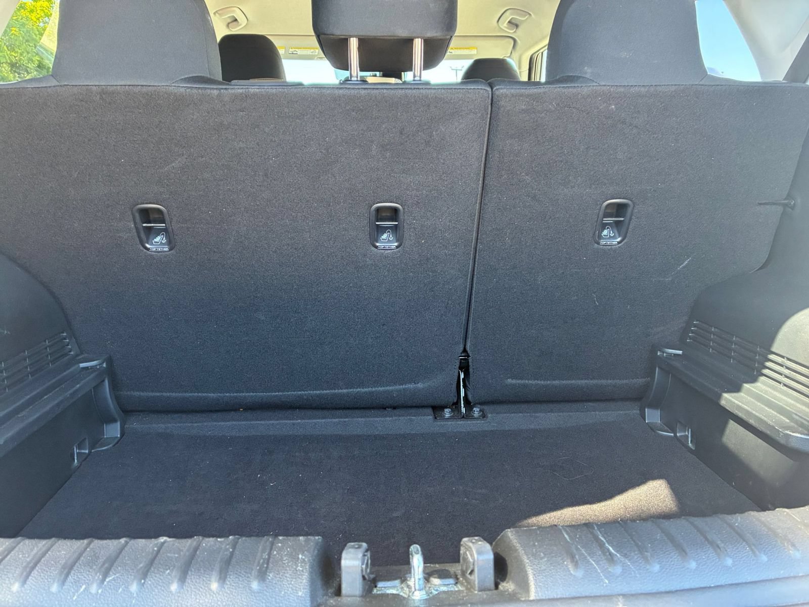Used 2025 Kia Soul LX w/ LX Technology Package FWD image 25