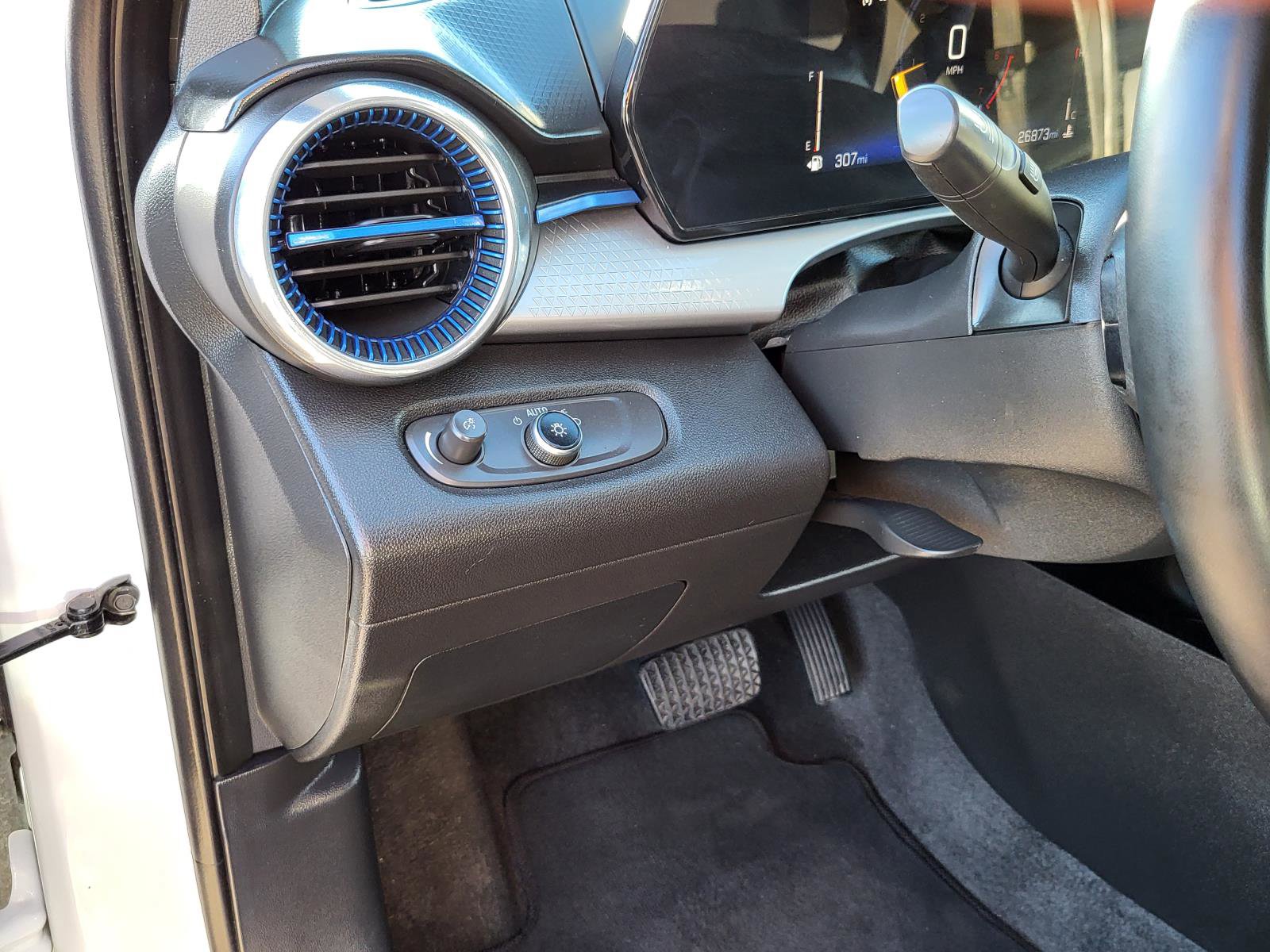 Used 2025 Chevrolet Trax LT w/ LT Convenience Package image 19