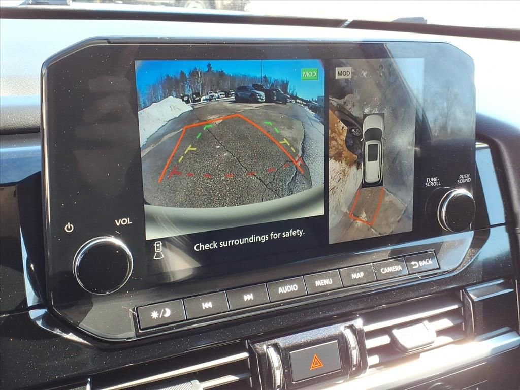 Used 2025 Nissan Pathfinder SL image 23