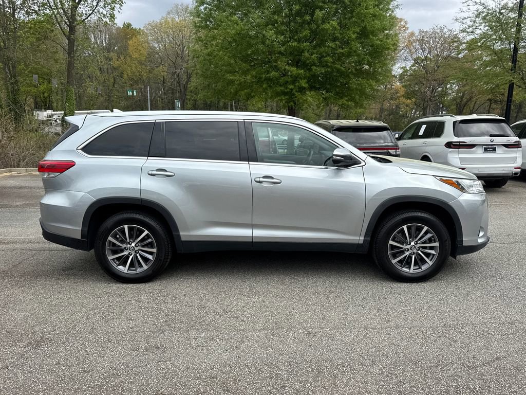 Used 2019 Toyota Highlander XLE FWD image 8