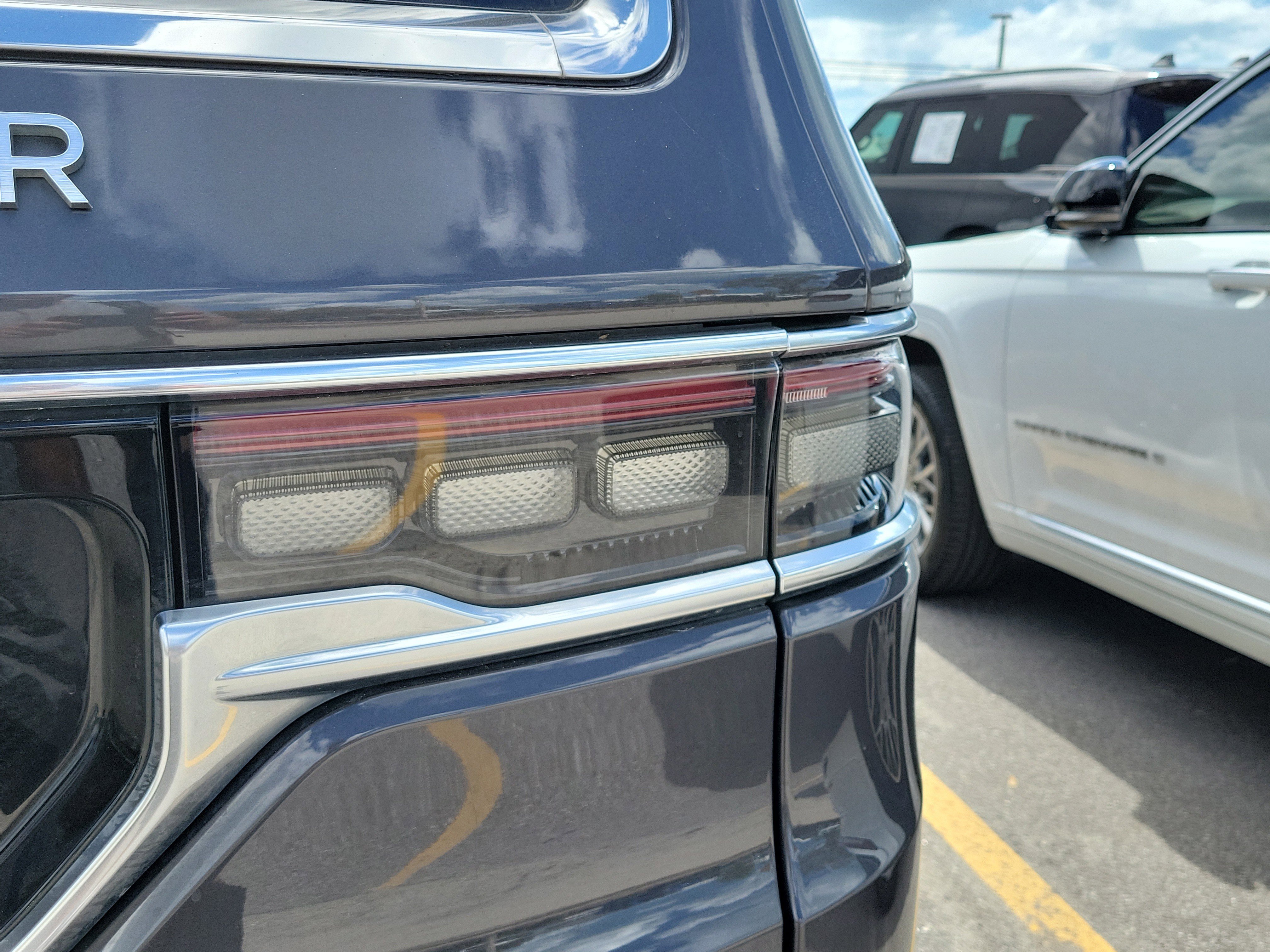 Used 2022 Jeep Grand Wagoneer Series I image 10