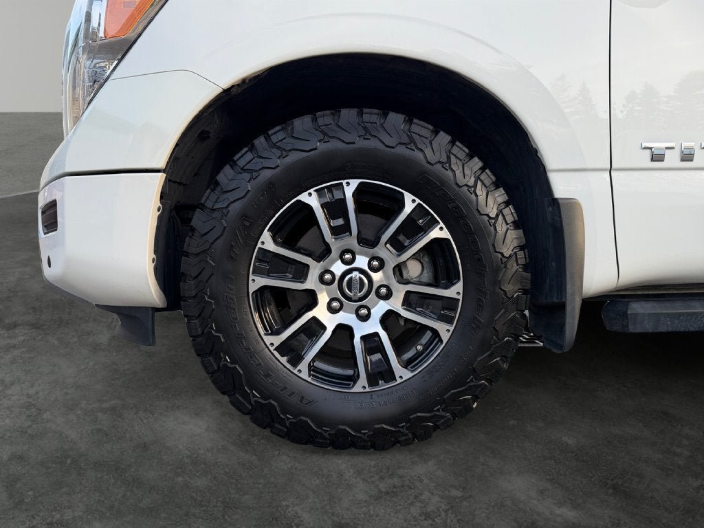 Used 2021 Nissan Titan SV w/ SV Convenience Package RWD image 5