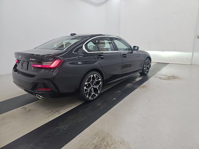 Used 2025 BMW 330i xDrive Sedan AWD/4WD image 10