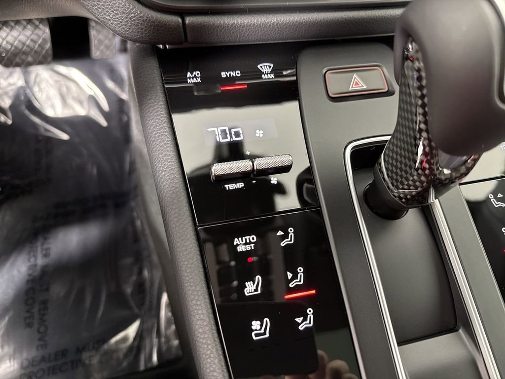 Certified 2025 Porsche Macan GTS AWD/4WD image 31