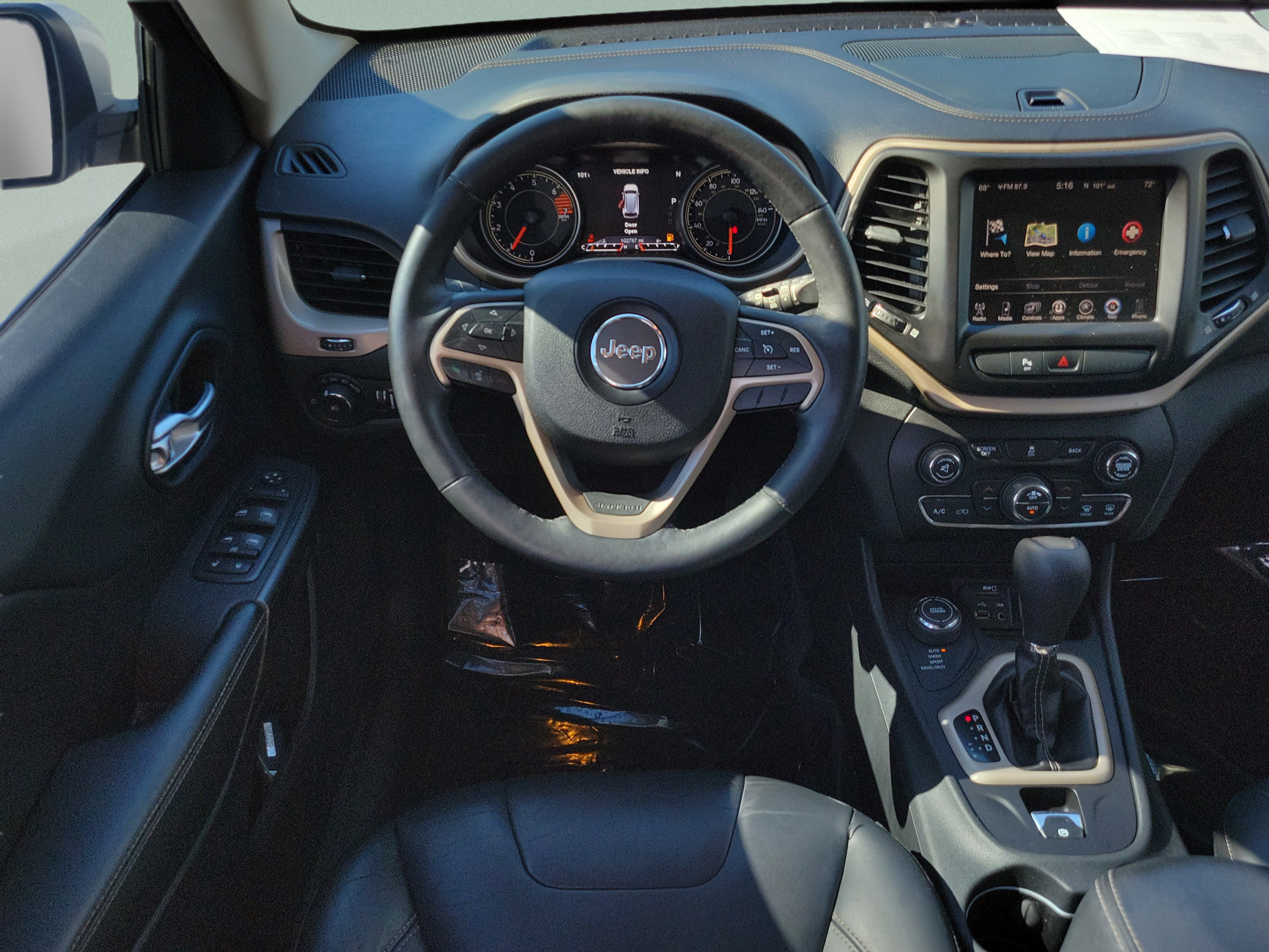Used 2016 Jeep Cherokee Limited AWD/4WD image 5