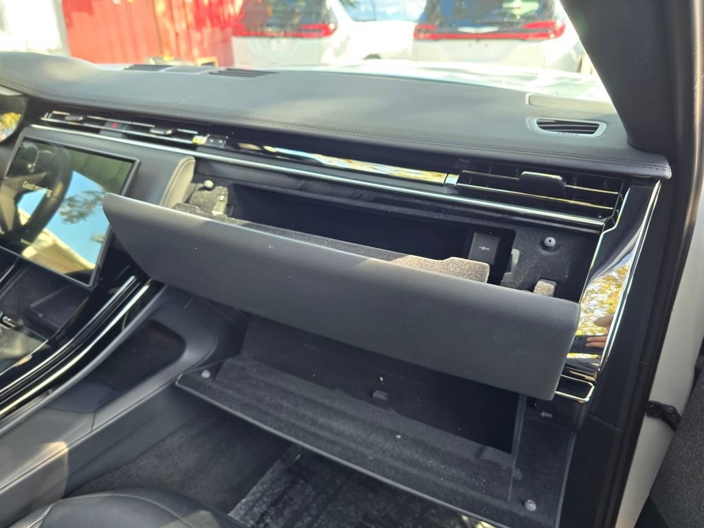 Used 2024 Land Rover Range Rover Sport Dynamic SE image 32