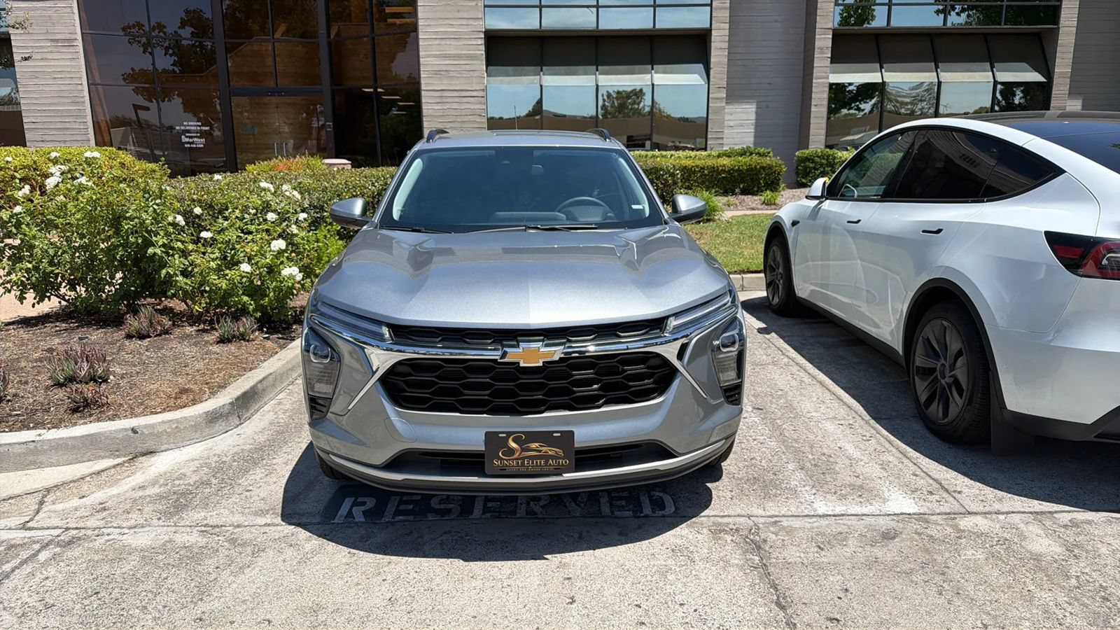 Used 2026 Chevrolet Trax LT FWD image 3