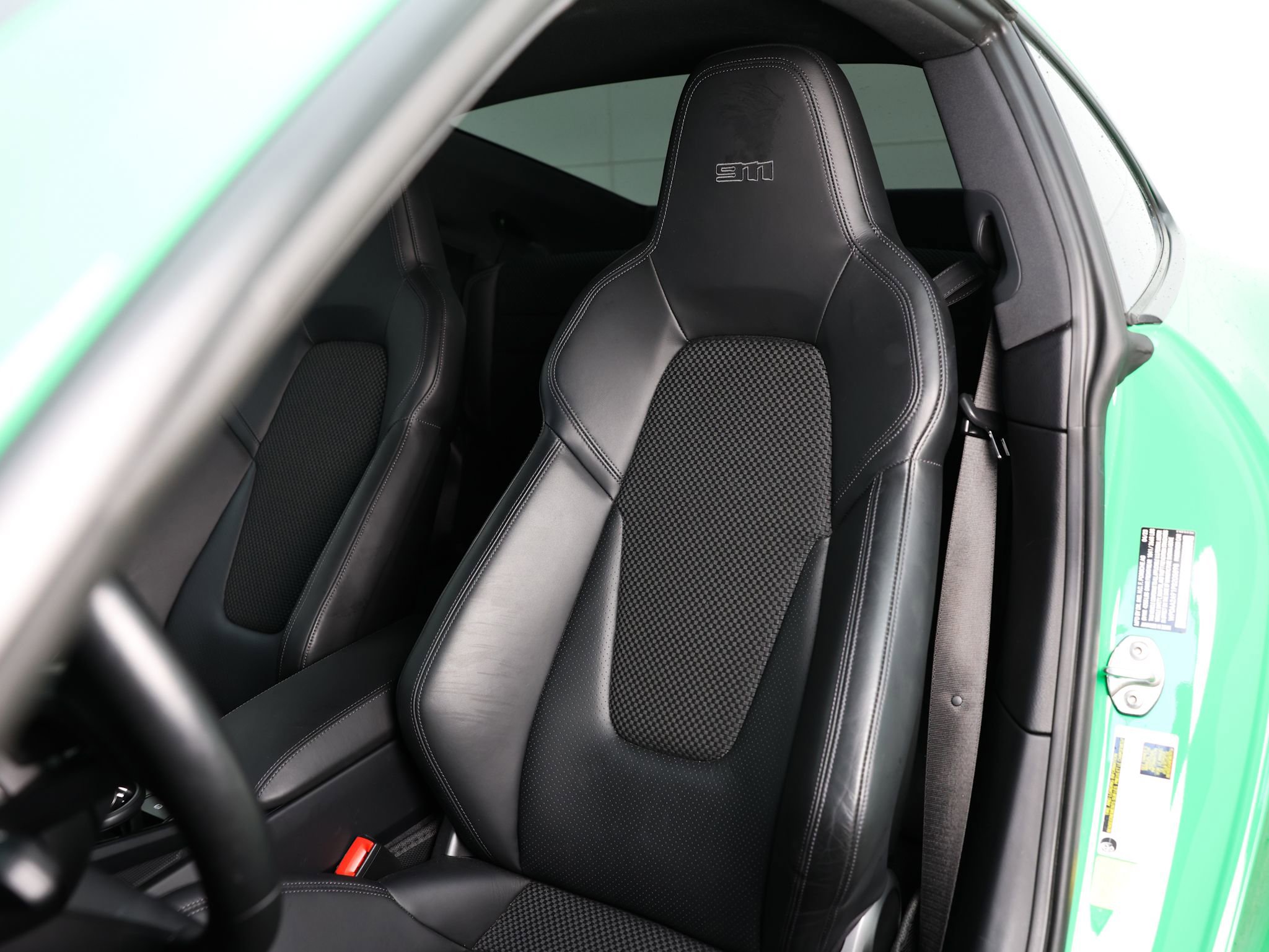 Used 2023 Porsche 911 Carrera T image 5