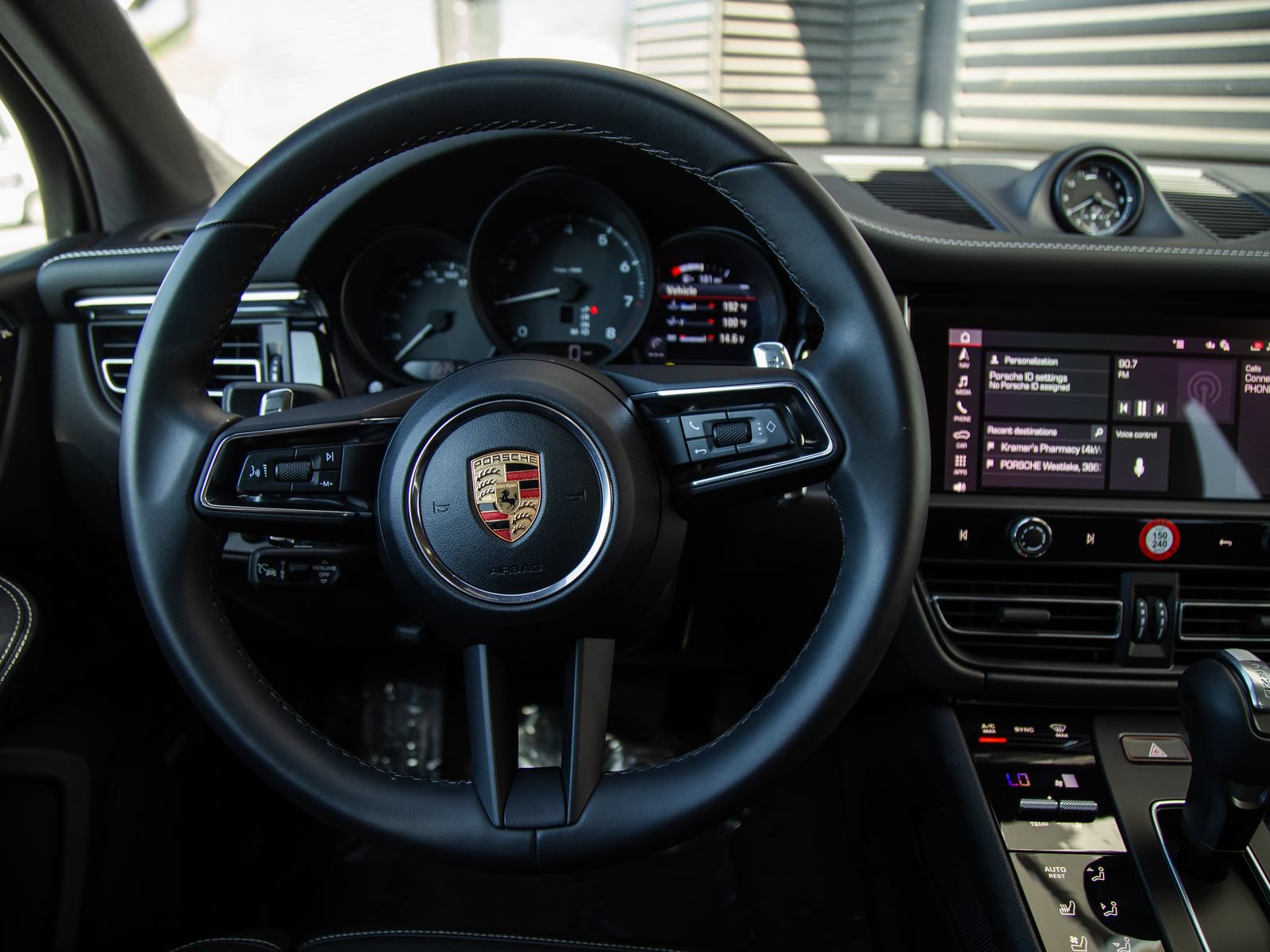 Certified 2026 Porsche Macan AWD/4WD image 14