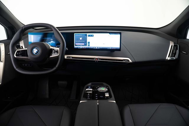 Used 2024 BMW iX xDrive50 w/ Premium Package AWD/4WD image 36