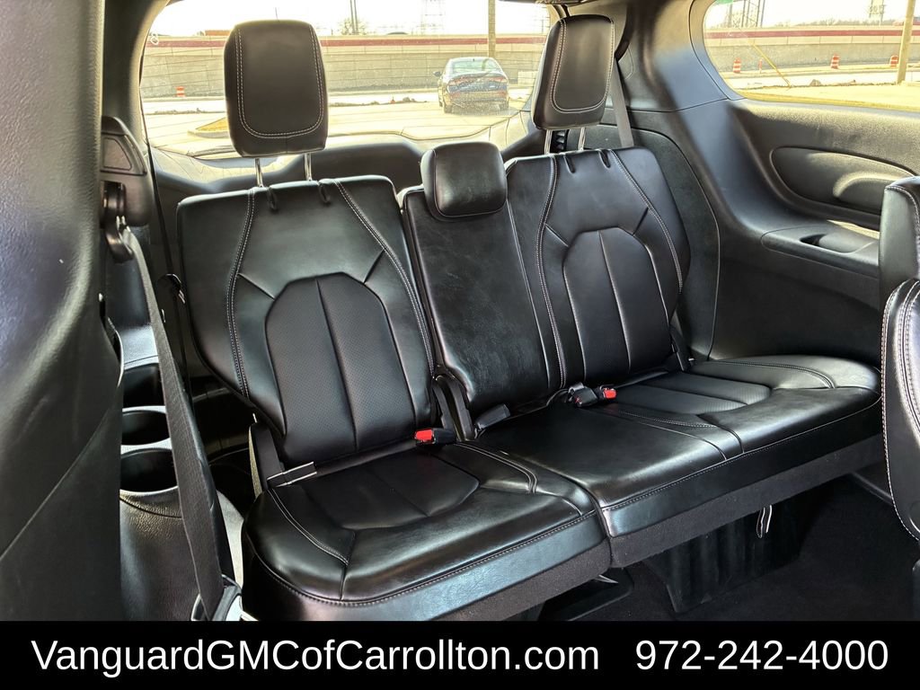 Used 2025 Chrysler Pacifica Select image 30