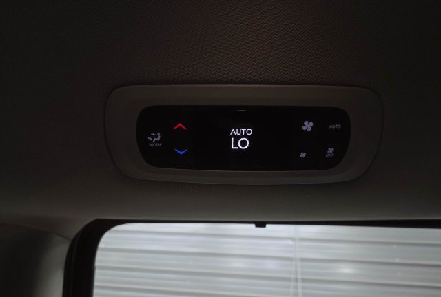 Used 2017 Chrysler Pacifica Touring-L FWD image 21