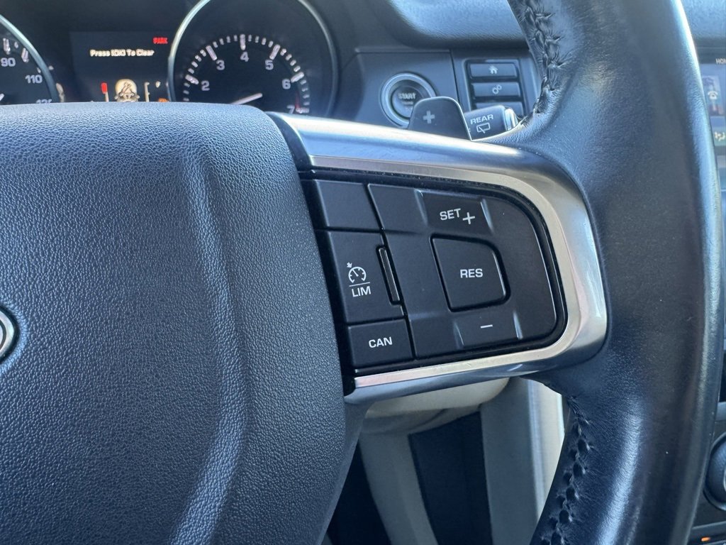 Used 2016 Land Rover Discovery Sport HSE image 21